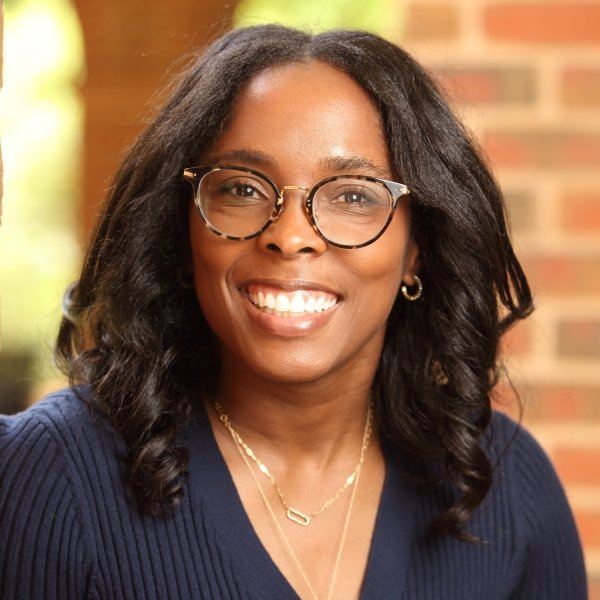 Shelley Blakey headshot
