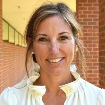 Headshot photo of Melissa Nelson